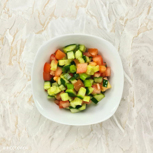 Frischer Tomaten-Gurken-Salat