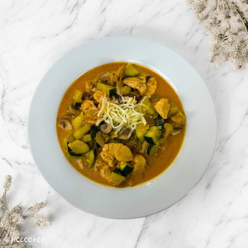 Hähnchenpfanne mit Gemüse und Käsesoße