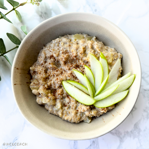 Herbstlicher, warmer Apfel-Porridge