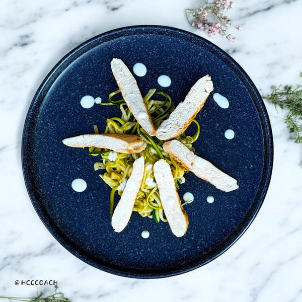 Zucchini-Spaghetti mit Zitronen-Knoblauch-Hähnchen in Zitronen-Pfeffer-Rahm